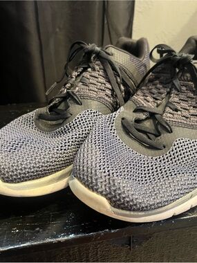 Gray Knit Reebok Athletic Sneakers - Lightweight Casual Shoes